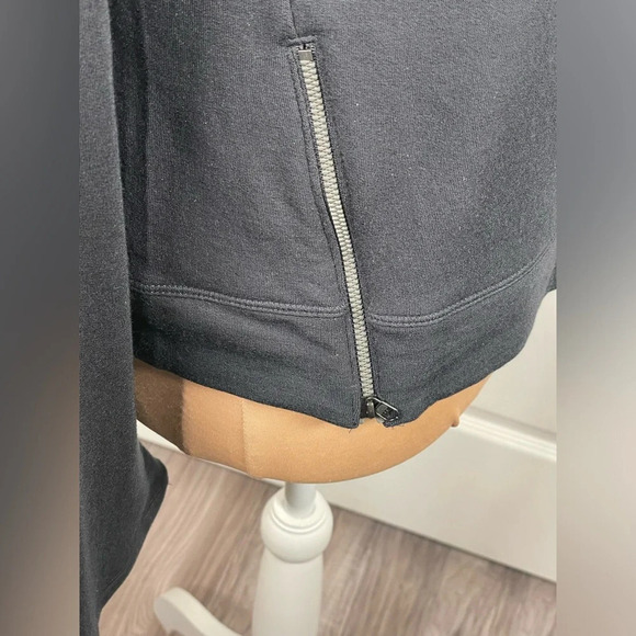 Calia XS Effortless Zipper Caviar‎ Black Pullover - Picture 9 of 12